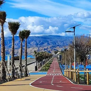 https://vista-a-la-playa-zapillo-almeria.es-andalucia.com